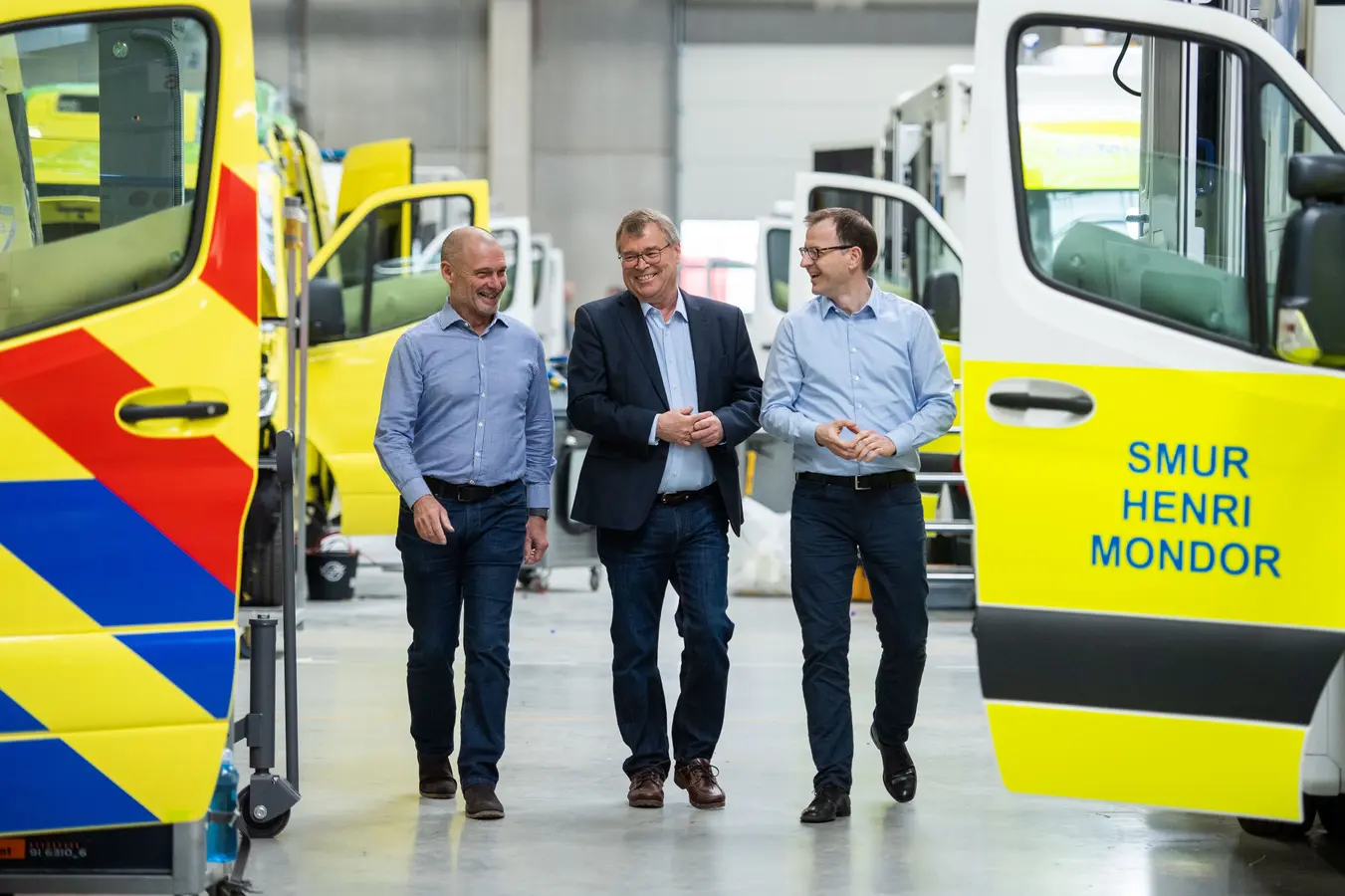 "رائدة إقليميًا في هندسة وتحويل المركبات — نقدم حلولًا طبية وأمنية وصناعية ومصممة حسب الطلب، مخصصة للأداء في المهام الحرجة."